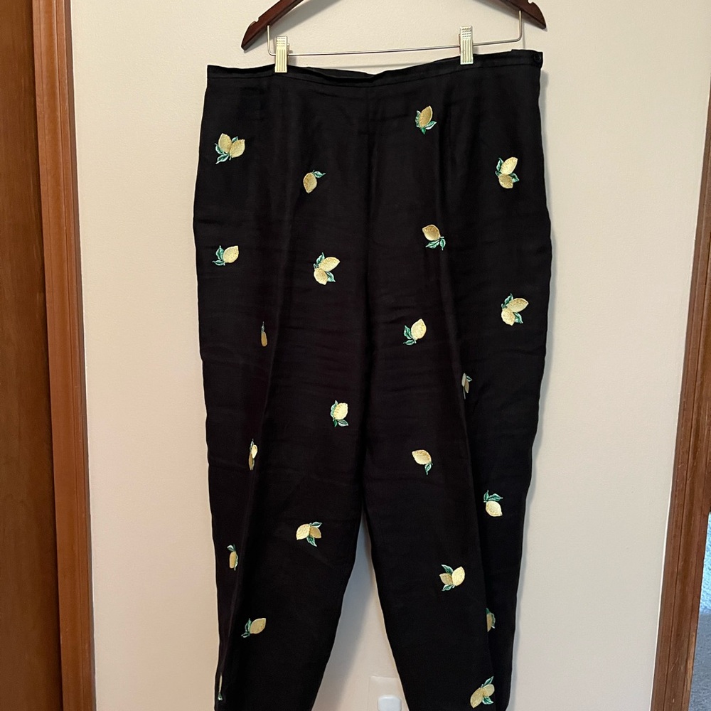 Vintage Talbots embroidered Irish linen pants